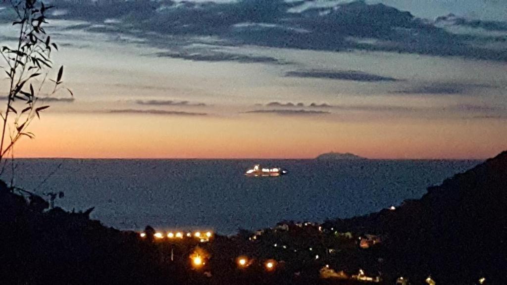 Cap Corse Uribellinu 2 Formule Petit Dejeuner Santa-Maria-di-Lota 外观 照片